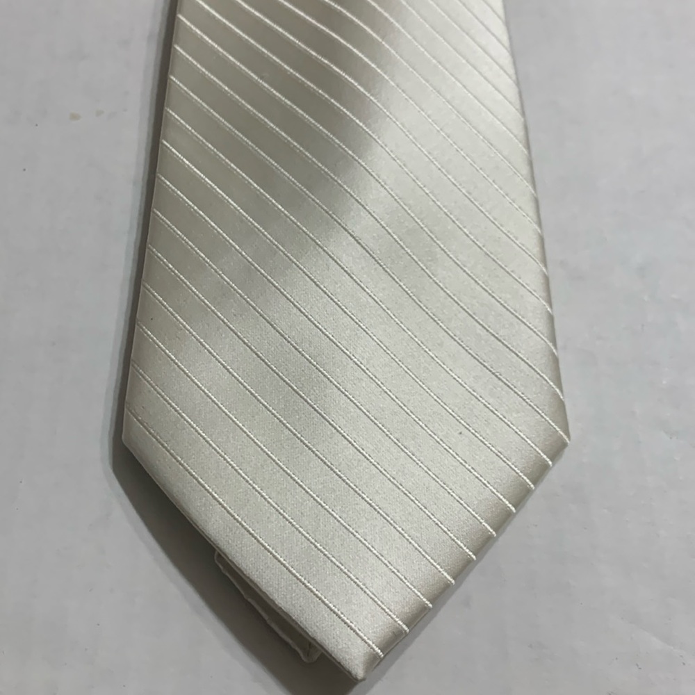 Cream Striped 100 % silk tie by Jones New York